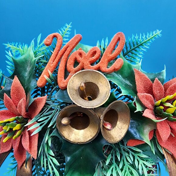 Vintage 1970s Santa Claus Wall Decor Bells & Flocked Poinsettias Noel Hong Kong - Picture 3 of 10